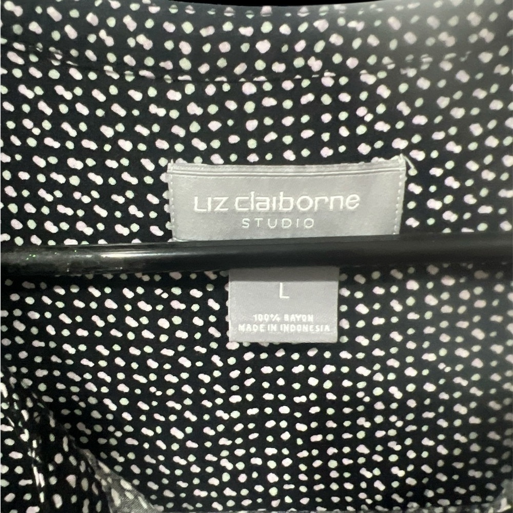 Liz Claiborne Gray Sleeveless Boxy Blouse - Picture 2 of 3